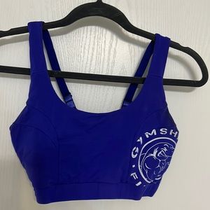 Cute bra with the “vintage logo” small discoloration around pits